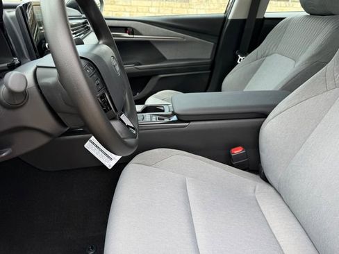 Used 2026 Toyota Camry LE FWD image 13