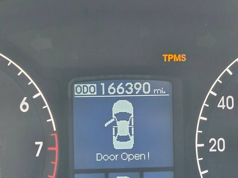 Used 2012 Hyundai Genesis 3.8 RWD image 24