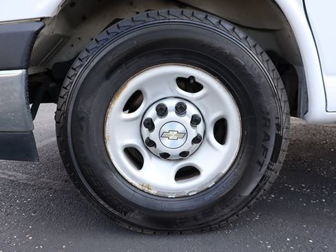 Used 2021 Chevrolet Express 2500 w/ Driver Convenience Package RWD image 10
