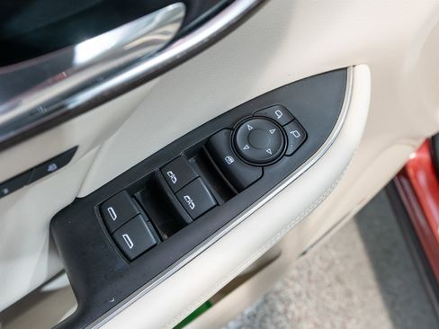 Used 2022 Buick Envision Avenir w/ Technology Package II image 14