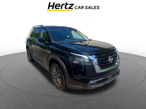 Used 2025 Nissan Pathfinder SV image 1