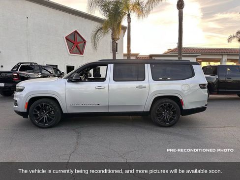 Used 2023 Jeep Grand Wagoneer L Series III w/ Rear Seat Video Group 1 AWD/4WD image 2