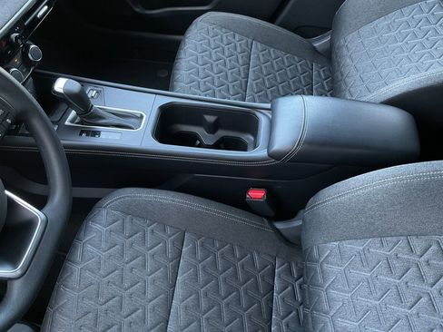 Used 2025 Nissan Kicks SV image 33