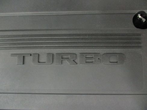 Used 2023 Buick Envision Essence image 30