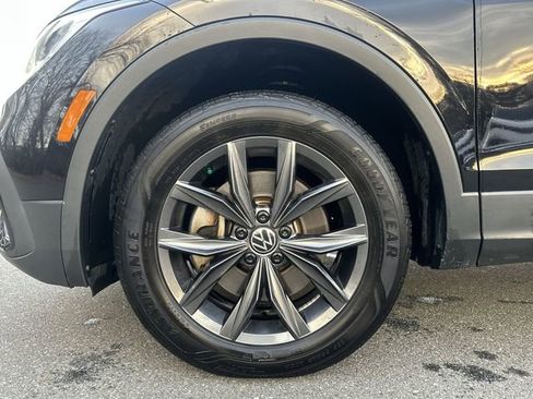 Certified 2023 Volkswagen Tiguan SE image 11