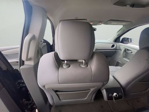 Used 2013 Chevrolet Traverse LS FWD image 32