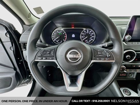 Used 2025 Nissan Sentra SV FWD image 11
