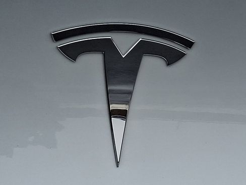 Used 2024 Tesla Model Y Performance image 29