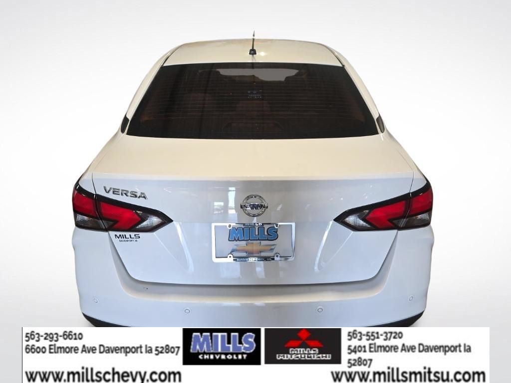 Used 2020 Nissan Versa S FWD image 4