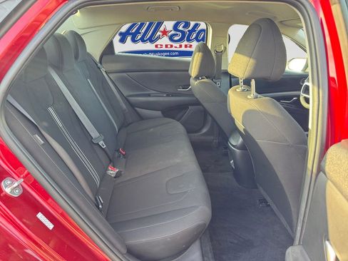 Used 2024 Hyundai Elantra SEL FWD image 30