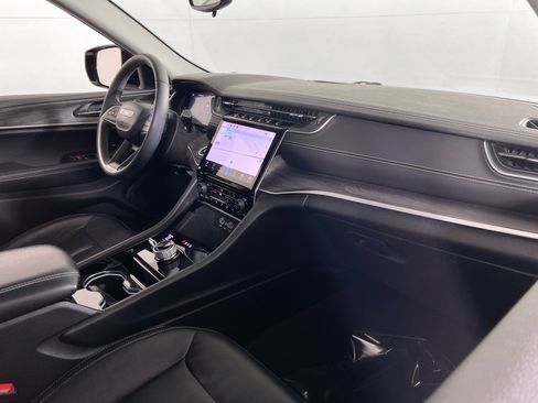 Used 2023 Jeep Grand Cherokee Limited AWD/4WD image 28