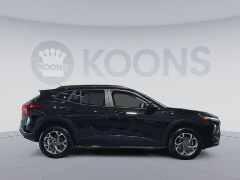 Used 2024 Chevrolet Trax LT FWD image 12