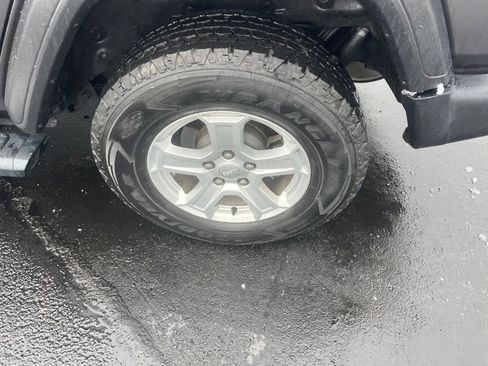 Used 2020 Jeep Wrangler Unlimited Sport S image 38