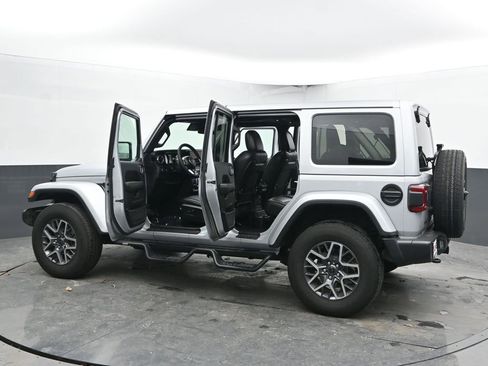 Used 2024 Jeep Wrangler Sahara image 48