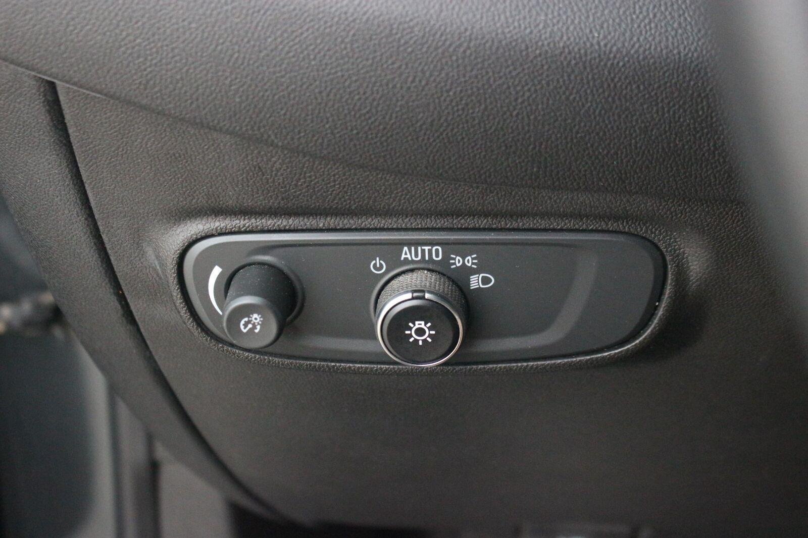 Used 2021 Chevrolet Equinox LS w/ LS Convenience Package FWD image 27
