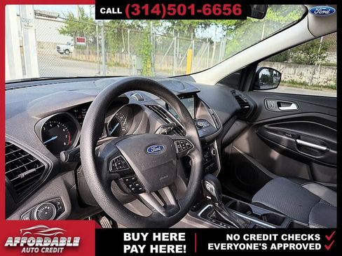 Used 2019 Ford Escape SE FWD image 8