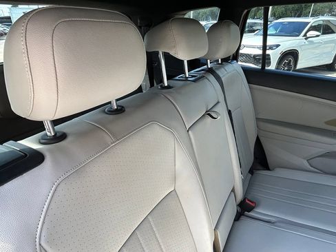 Certified 2022 Volkswagen Tiguan SE R-Line FWD image 28