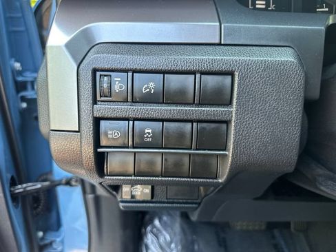 Certified 2026 Toyota Tacoma SR5 AWD/4WD image 28