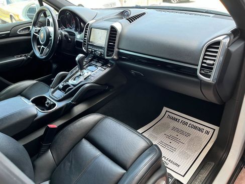 Used 2015 Porsche Cayenne Diesel AWD/4WD image 19