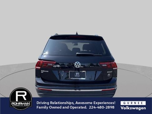 Used 2021 Volkswagen Tiguan SE w/ Panoramic Sunroof Package AWD/4WD image 9
