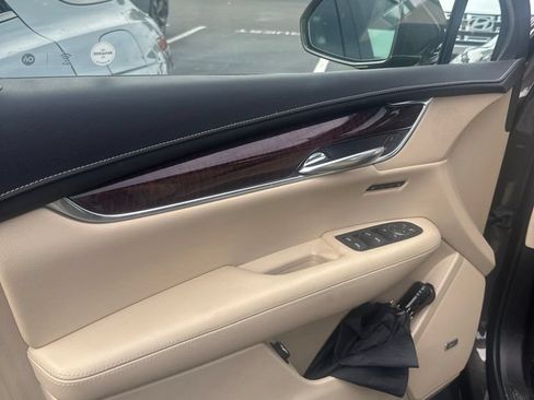 Used 2019 Cadillac XT5 Luxury FWD image 4