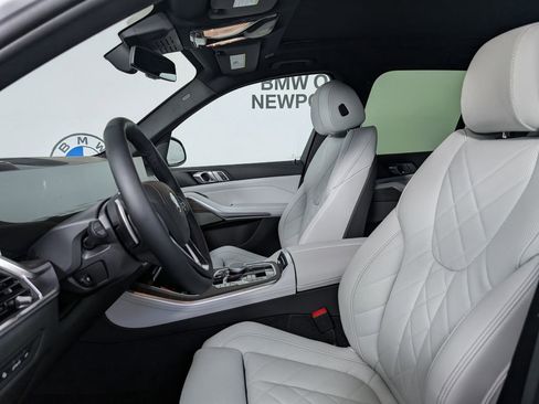 New 2026 BMW X5 xDrive40i w/ Premium Package AWD/4WD image 2