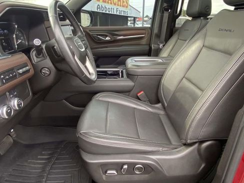 Used 2021 GMC Yukon XL Denali w/ Denali Premium Package image 17