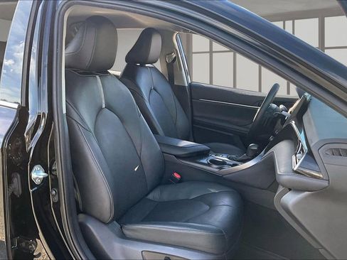 Used 2022 Toyota Camry XSE FWD image 28