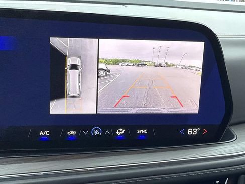 Used 2025 Chevrolet Suburban LS AWD/4WD image 30