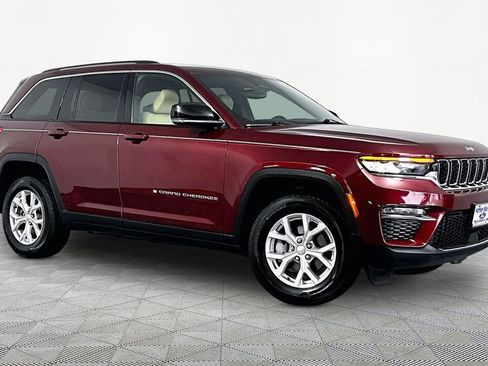 Used 2023 Jeep Grand Cherokee Limited AWD/4WD image 1