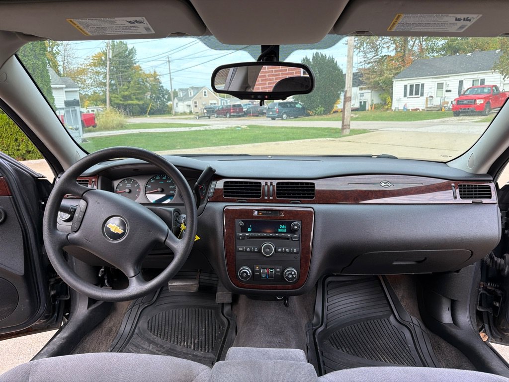 Used 2010 Chevrolet Impala LS FWD image 9