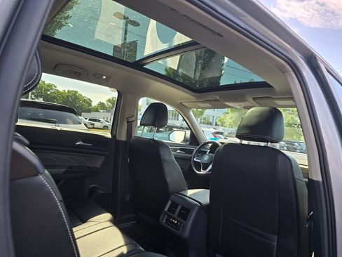 Used 2023 Volkswagen Atlas SEL AWD/4WD image 16