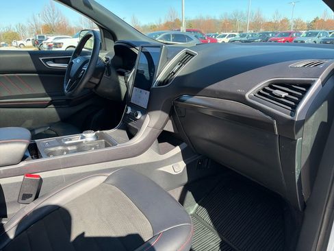 Used 2024 Ford Edge ST-Line image 12