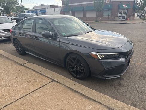 Used 2024 Honda Civic Sport image 2