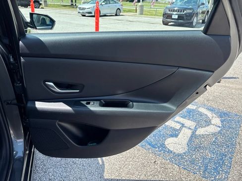 Used 2024 Hyundai Elantra Limited FWD image 46