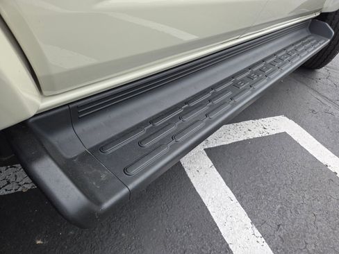 Used 2025 Ford Bronco Outer Banks image 17