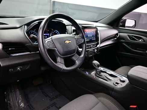 Used 2022 Chevrolet Traverse LT image 14