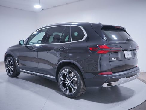 Used 2024 BMW X5 sDrive40i RWD image 3