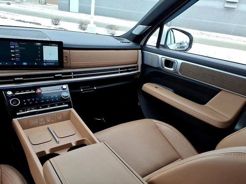 Used 2024 Hyundai Santa Fe Limited image 24