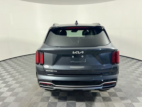 Certified 2023 Kia Sorento EX w/ Panoramic Sunroof Package FWD image 4