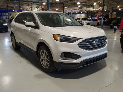 Used 2022 Ford Edge SEL image 4