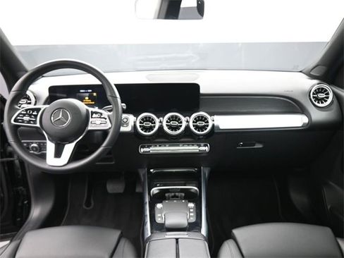 Used 2023 Mercedes-Benz GLB 250 4MATIC image 27