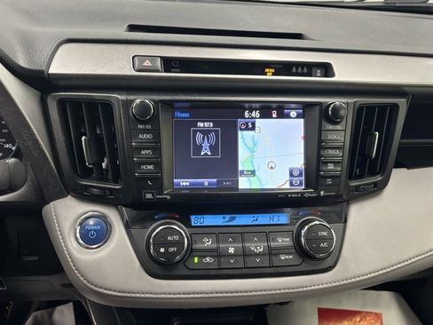 Used 2018 Toyota RAV4 Limited image 26