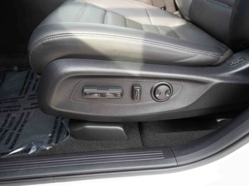 Used 2024 Honda CR-V EX-L image 12