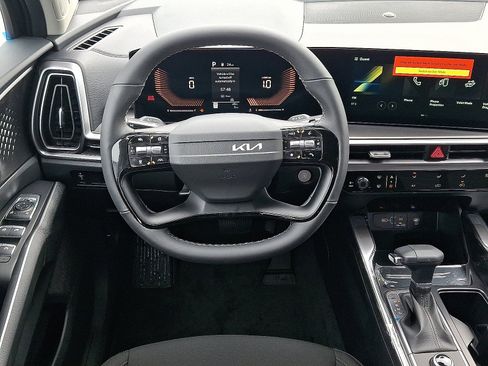 New 2026 Kia Sorento LX FWD image 8