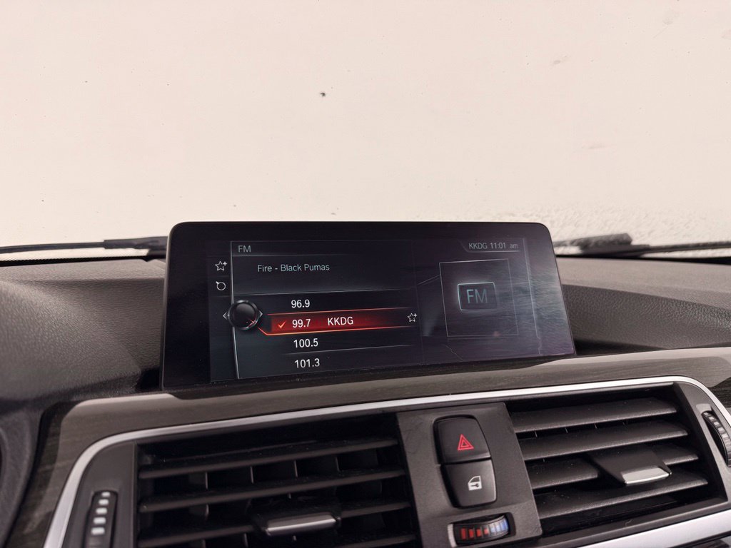 Used 2017 BMW 330i xDrive Sedan AWD/4WD image 32