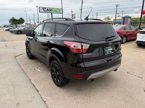 Used 2018 Ford Escape SE w/ SE Sync 3 Package AWD/4WD image 9