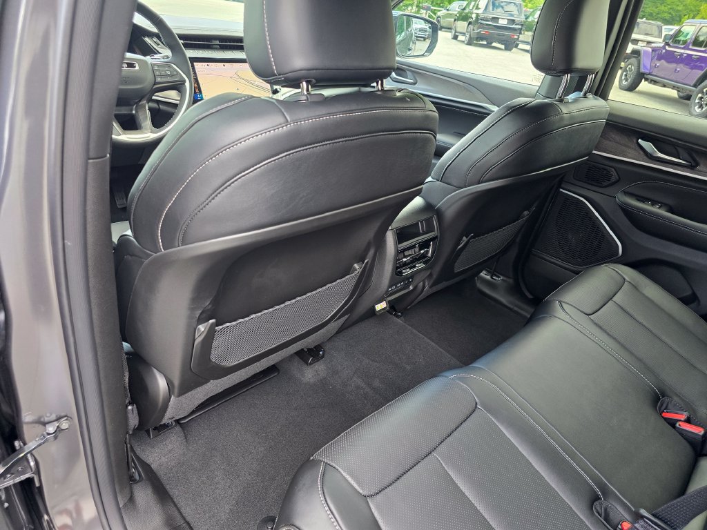 New 2026 Jeep Grand Cherokee Limited AWD/4WD image 25