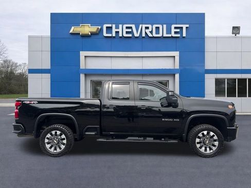 Used 2023 Chevrolet Silverado 2500 Custom w/ Custom Value Package AWD/4WD image 8