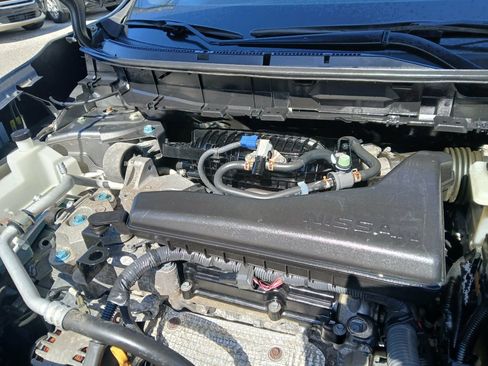 Used 2017 Nissan Rogue S AWD/4WD image 16